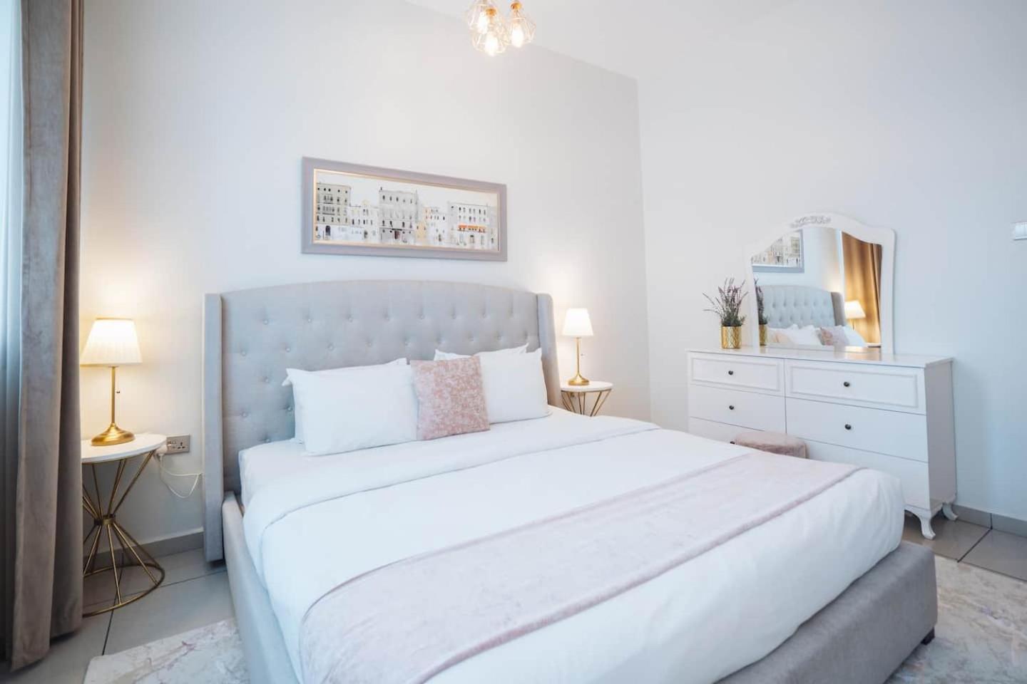 Charming Warm Suite With Amazing Views Of The City Dubai Buitenkant foto