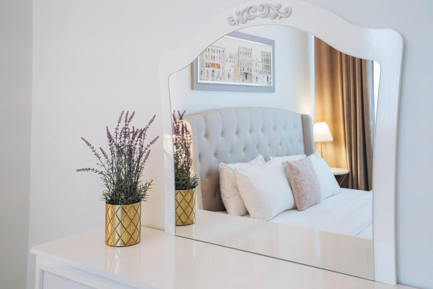 Charming Warm Suite With Amazing Views Of The City Dubai Buitenkant foto